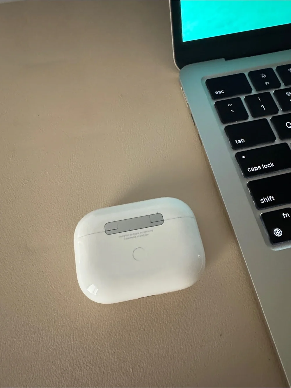 Apple AirPods Pro (1st Generation) with MagSafe Charging Case - White